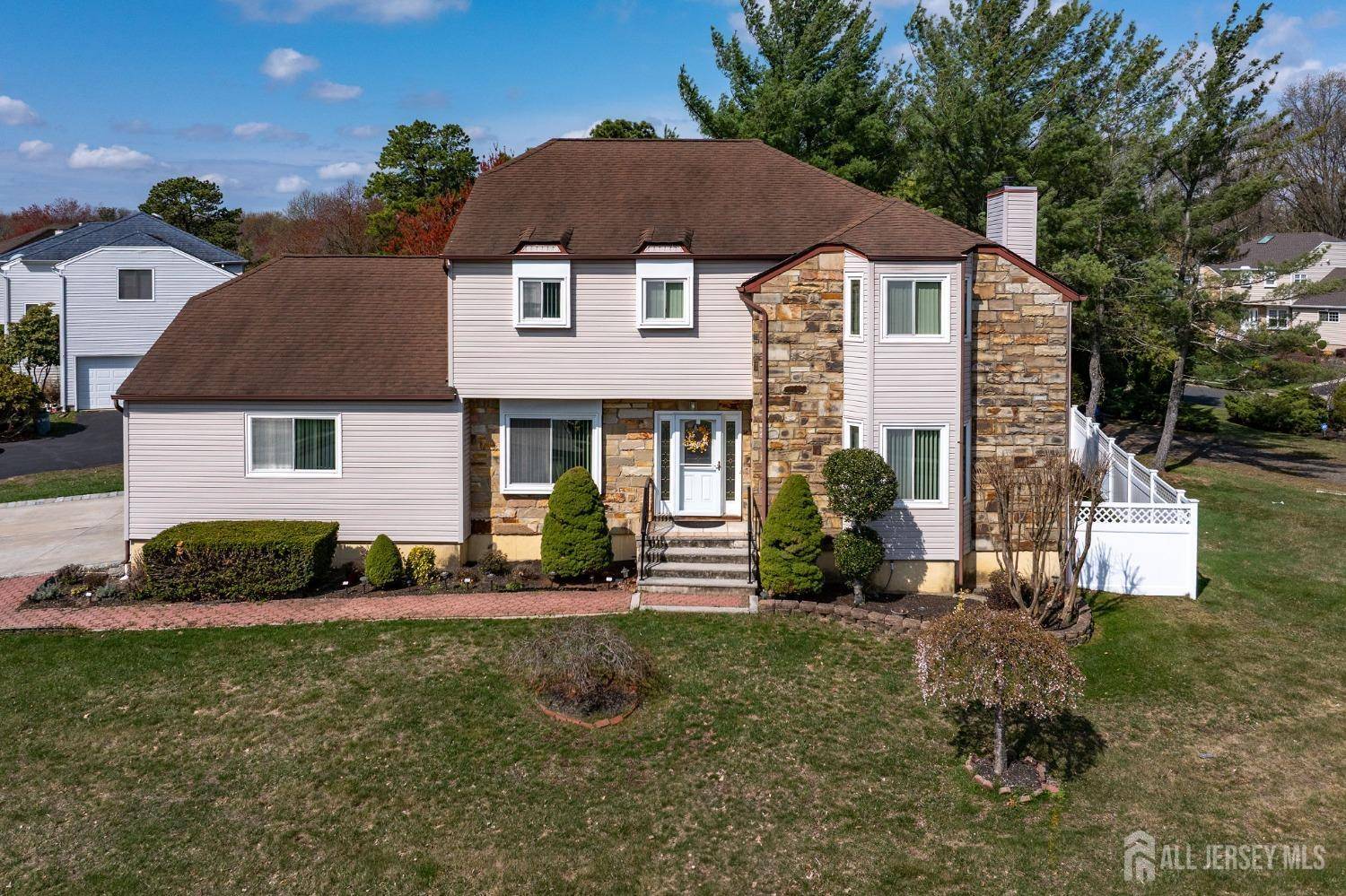 7 Mariposa PL, Old Bridge, NJ 08857