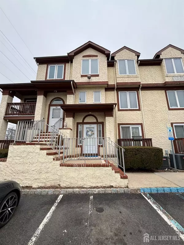 101 Michaels CT, Woodbridge Proper, NJ 07095