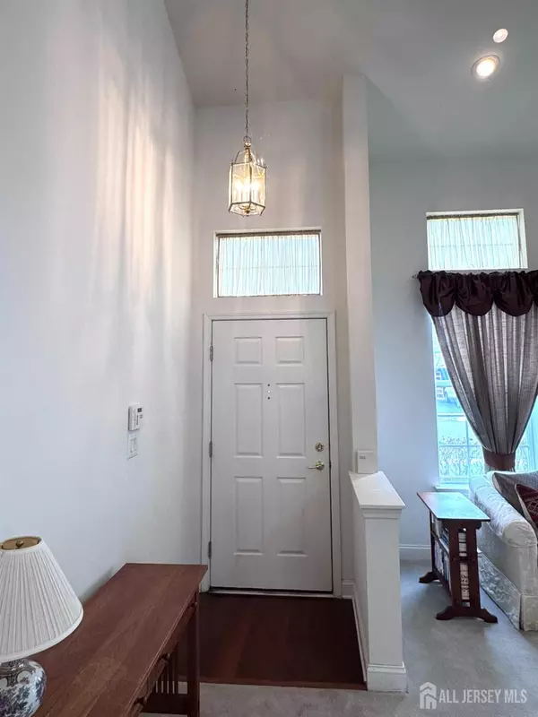 South Brunswick, NJ 08810,4 Pine Hill CT