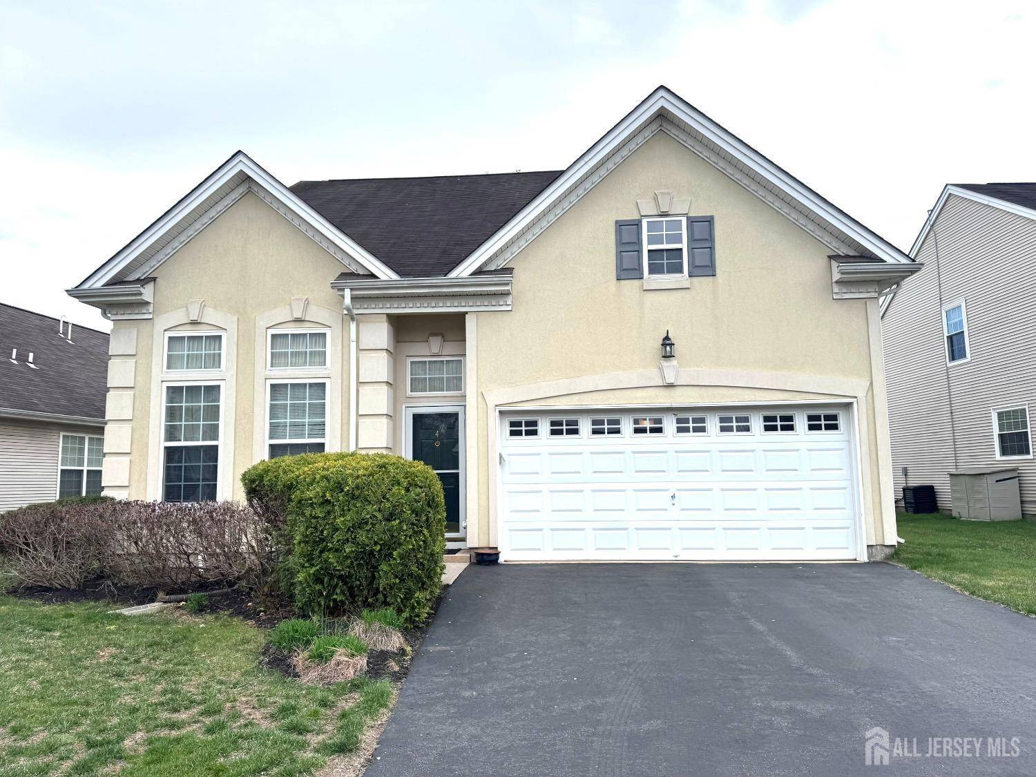 South Brunswick, NJ 08810,4 Pine Hill CT