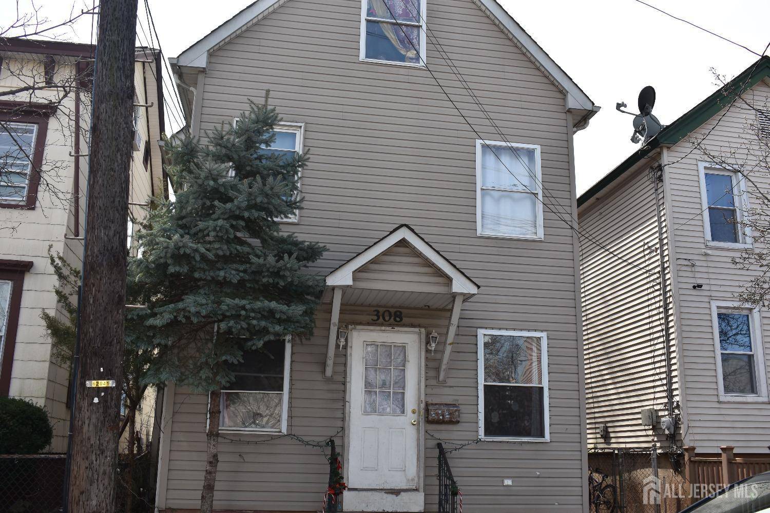 308 Seaman ST, New Brunswick, NJ 08901