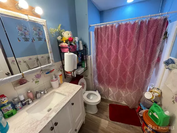 New Brunswick, NJ 08901,115 Remsen AVE