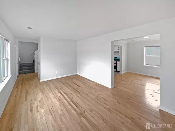 Avenel, NJ 07001,1067 Thayer AVE
