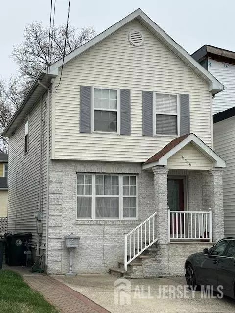 424 Thomas ST, Perth Amboy, NJ 08861