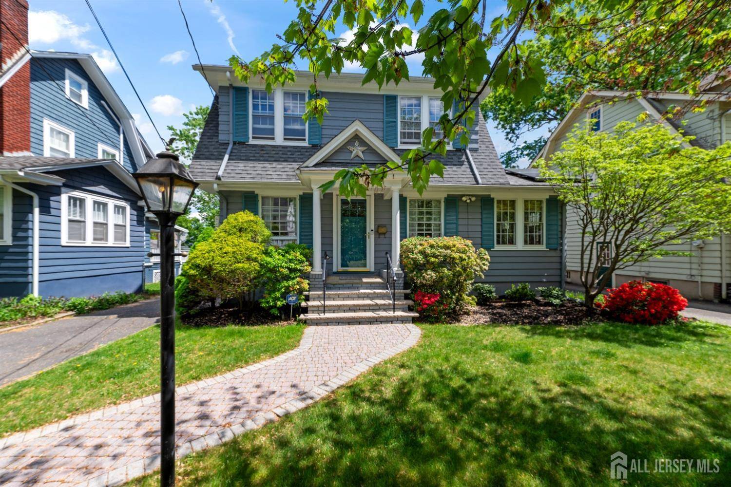 Maplewood, NJ 07040,18 Warren RD