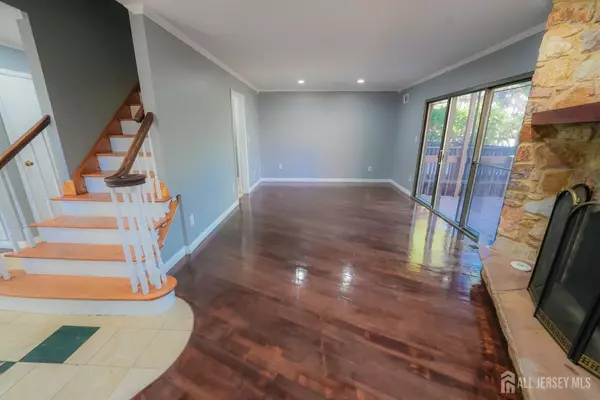Edison, NJ 08817,1308 Merrywood DR