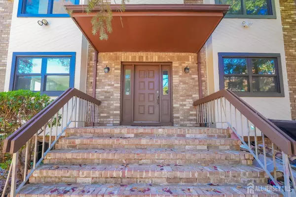 1308 Merrywood DR, Edison, NJ 08817