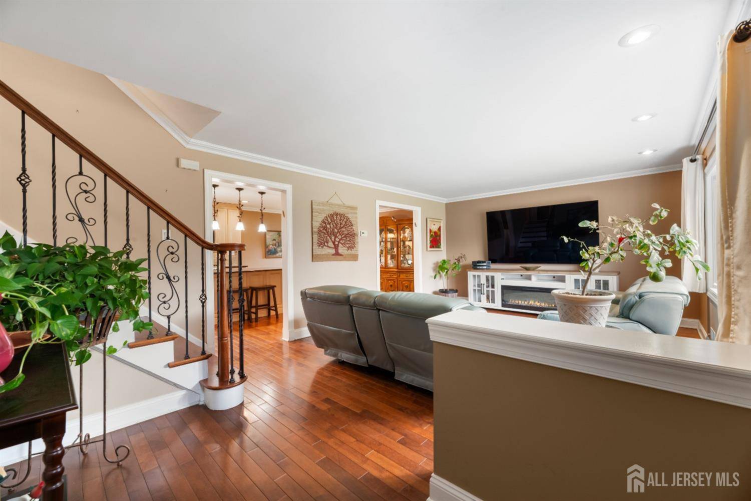 East Brunswick, NJ 08816,6 Hudson RD