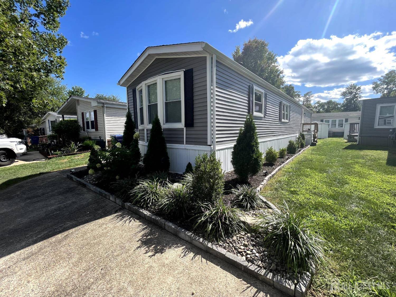 14 Byron RD, North Brunswick, NJ 08902