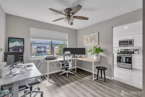 1933 Raspberry CT Edison, NJ 08817