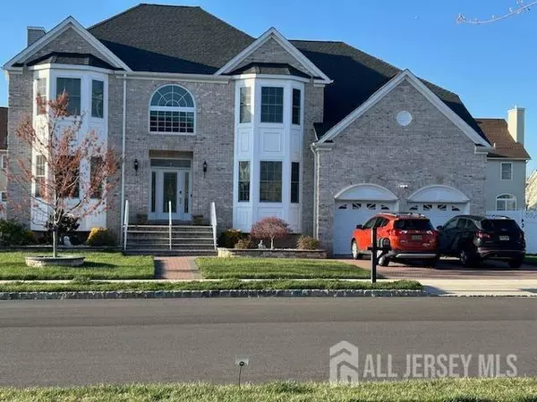 12 Charles PL, Monroe, NJ 08831
