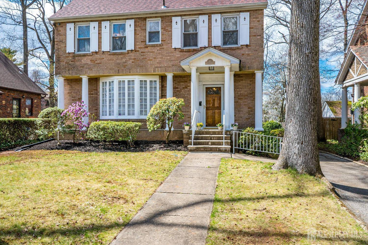 Metuchen, NJ 08840,11 Cliffwood PL