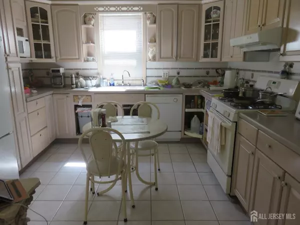 Perth Amboy, NJ 08861,132 Kearny AVE