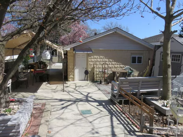 Perth Amboy, NJ 08861,132 Kearny AVE