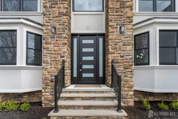 Edison, NJ 08817,23 Redwood AVE
