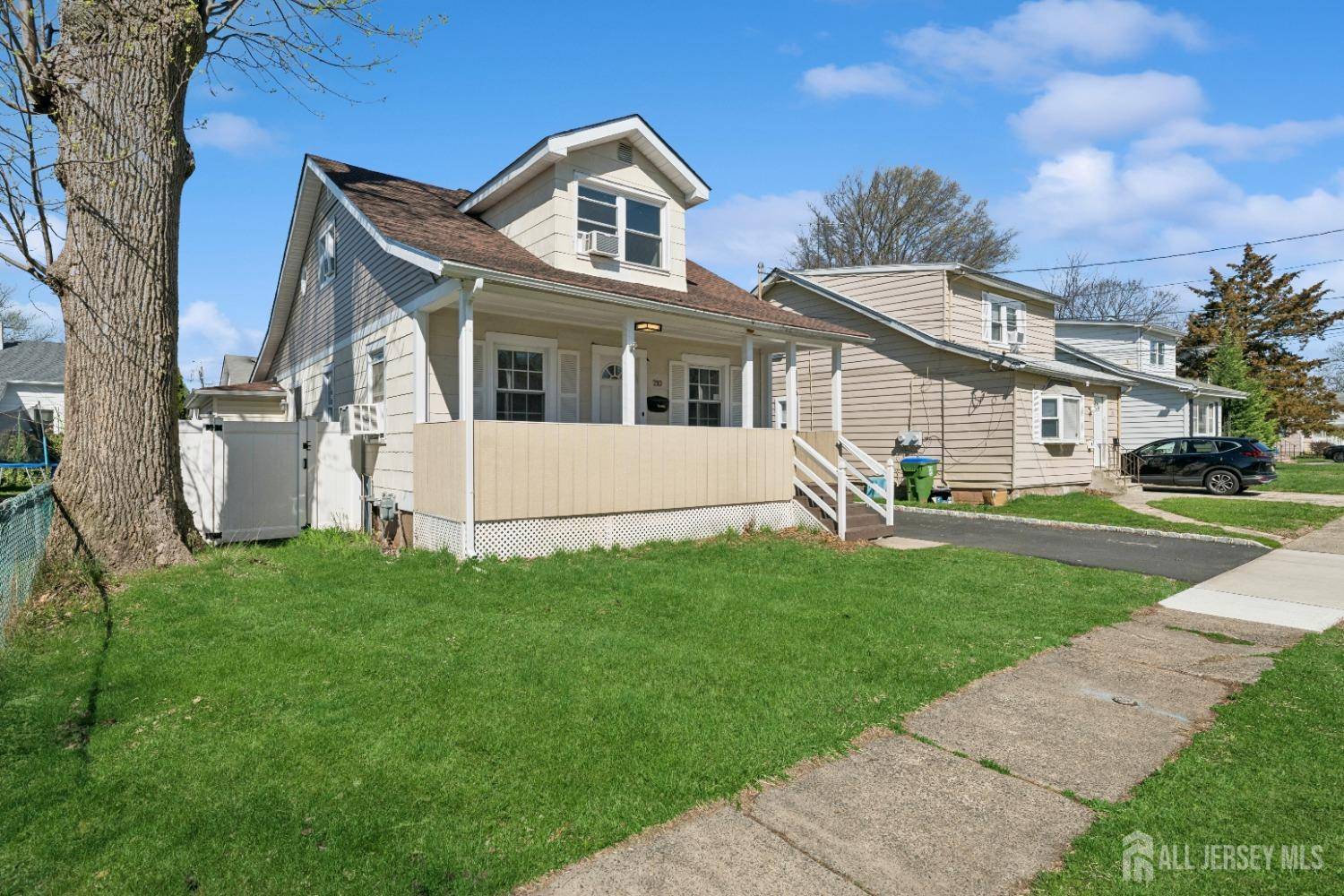 Edison, NJ 08817,210 Washington AVE