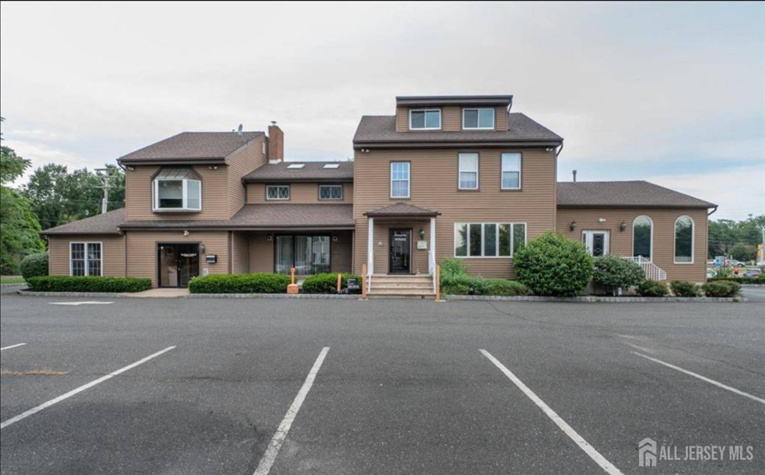 Jamesburg, NJ 08831,220 Forsgate DR #D