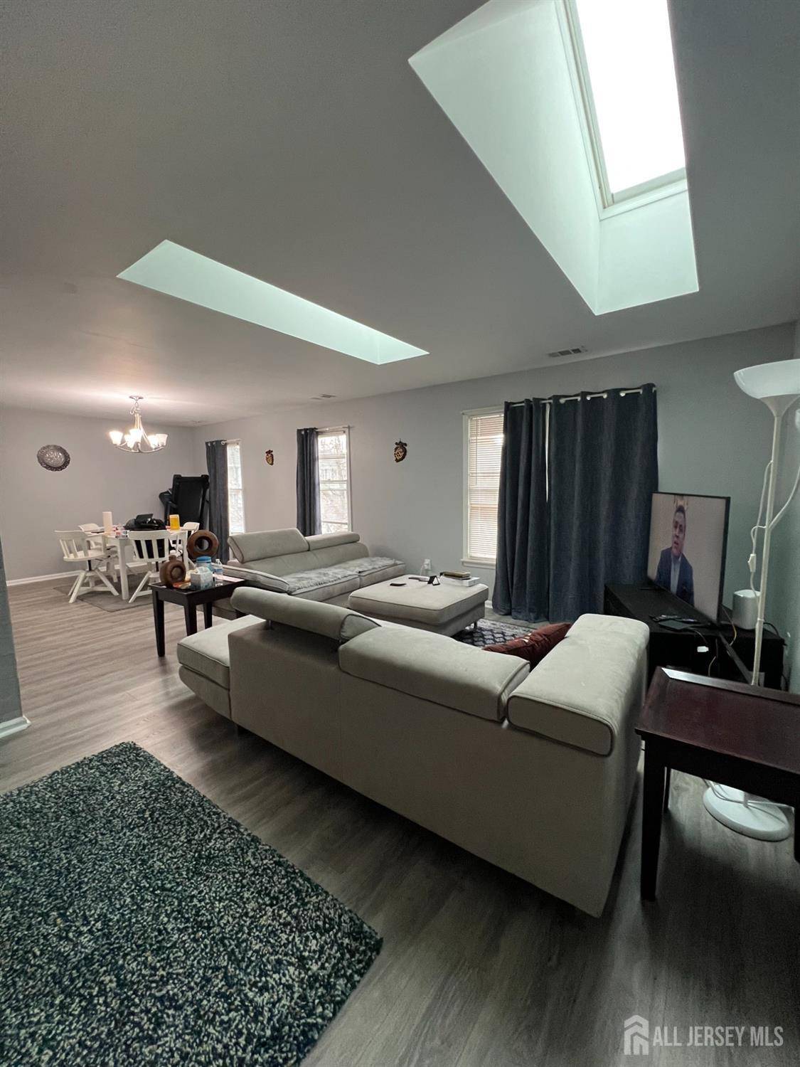 Readington, NJ 08887,354 Burdock CT