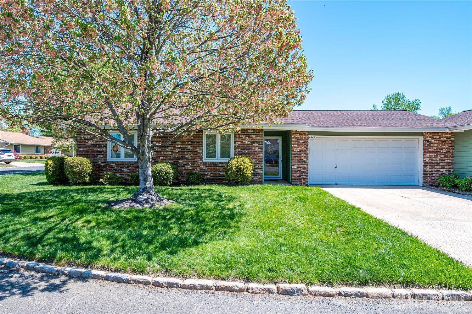 444 Dahlia PLZ, Monroe, NJ 08831