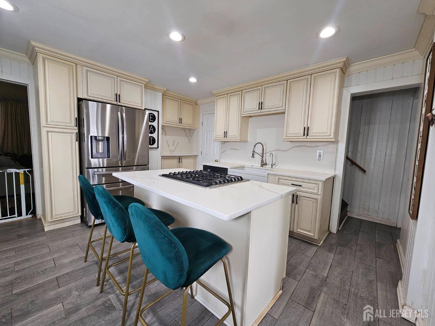 South River, NJ 08882,28 Armstrong AVE