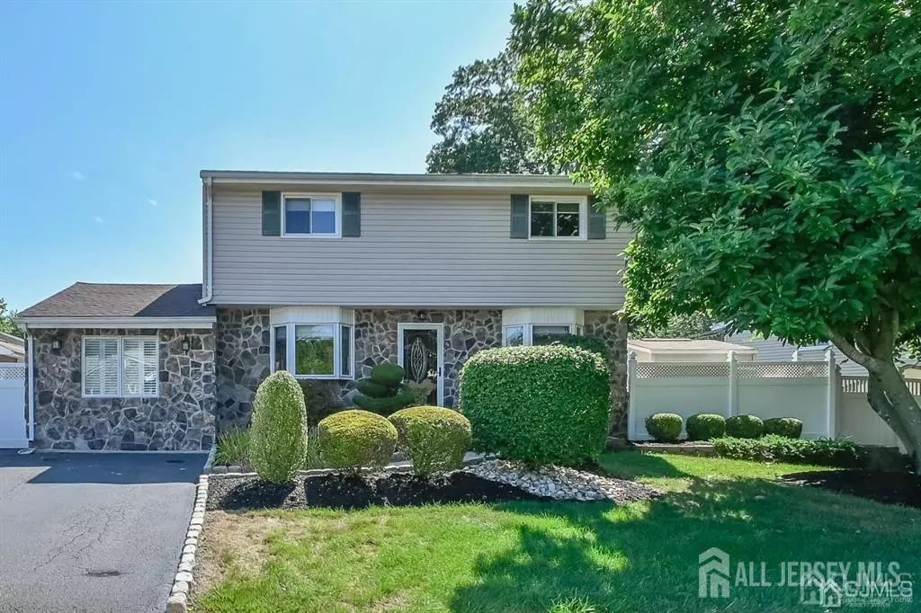 Old Bridge, NJ 08857,22 Kenneth AVE
