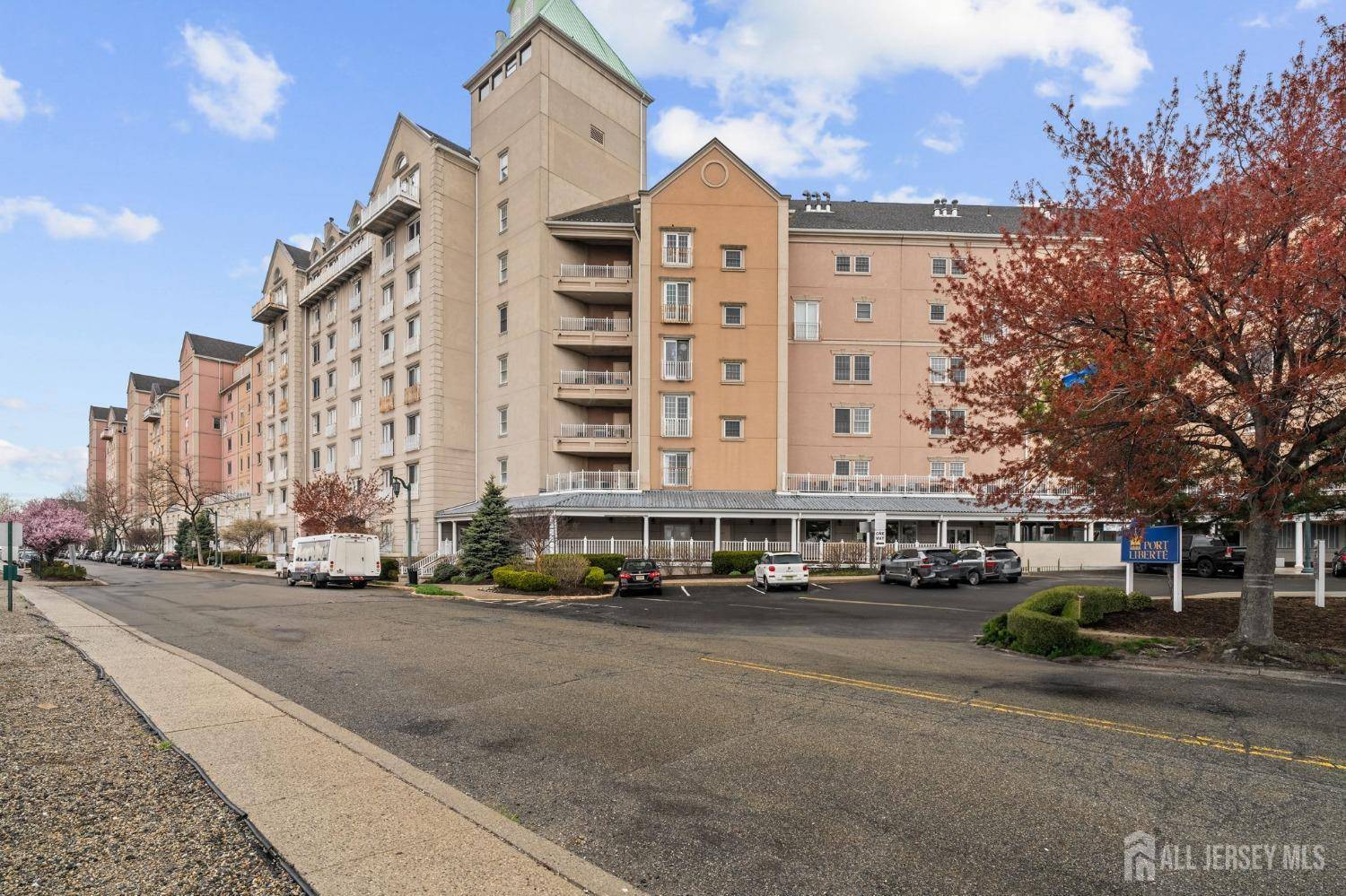 100 Shearwater CT #31, Jersey City, NJ 07305