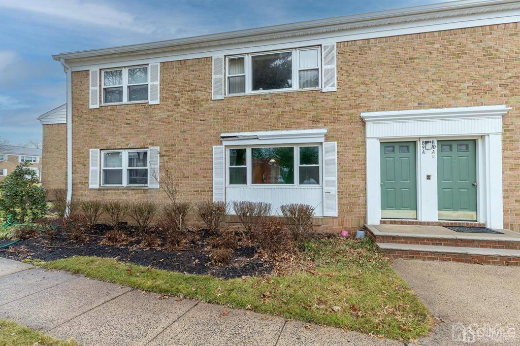 Edison, NJ 08837,182 Evergreen RD #9A