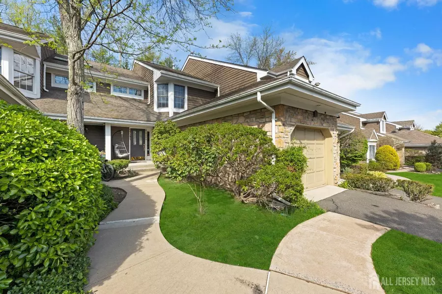 21 Briarwood CT, South Brunswick, NJ 08540