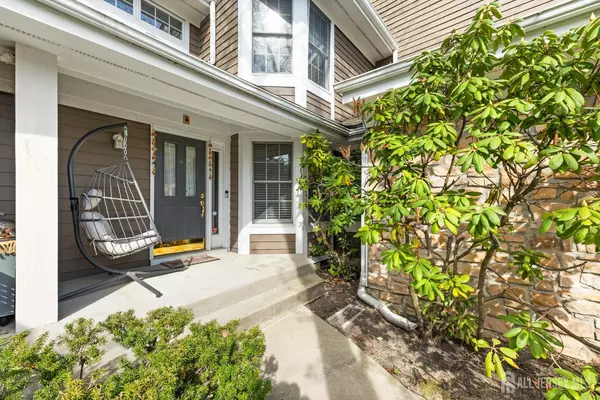 South Brunswick, NJ 08540,21 Briarwood CT
