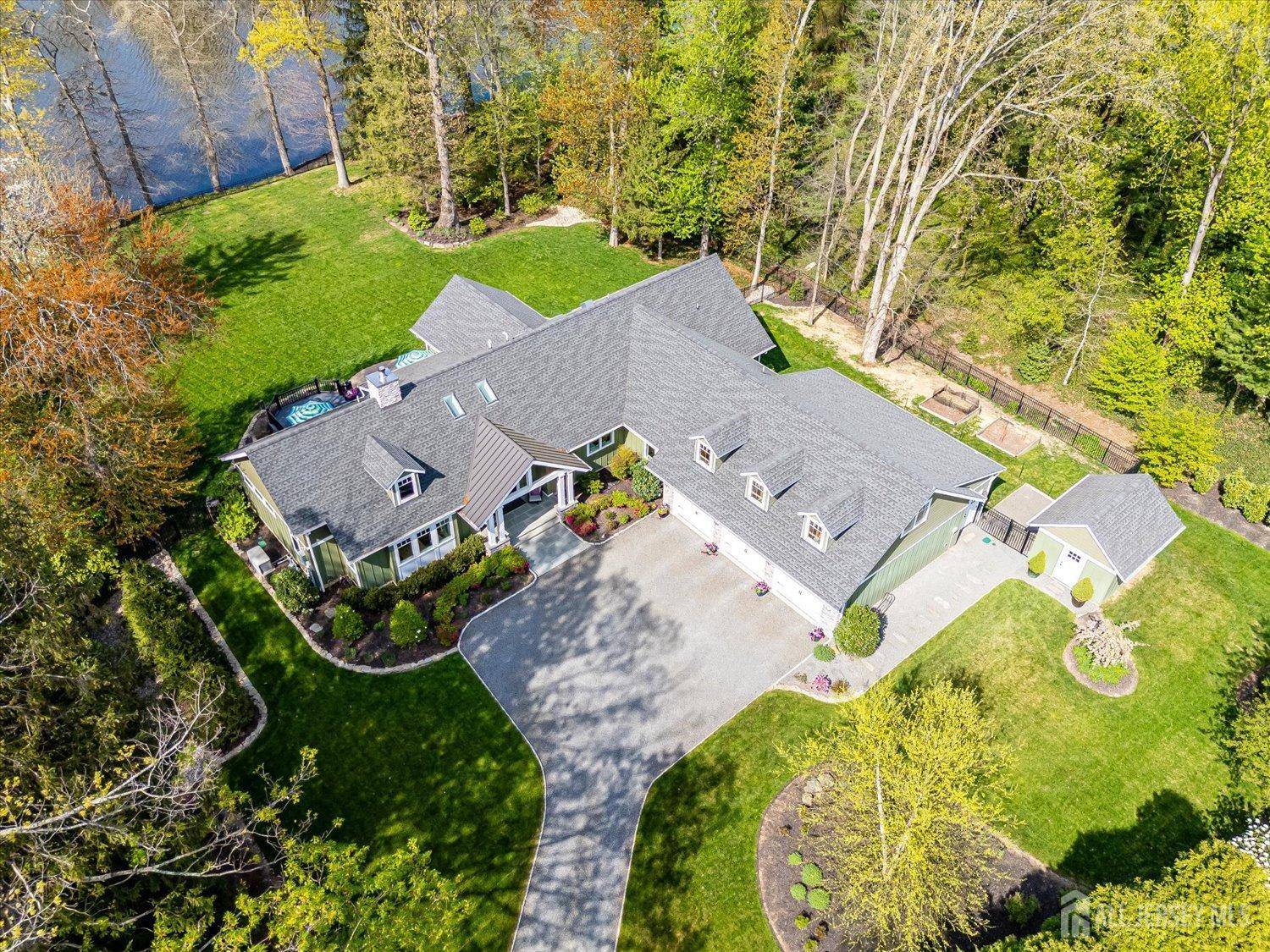 Cranbury, NJ 08512,28 Evans DR