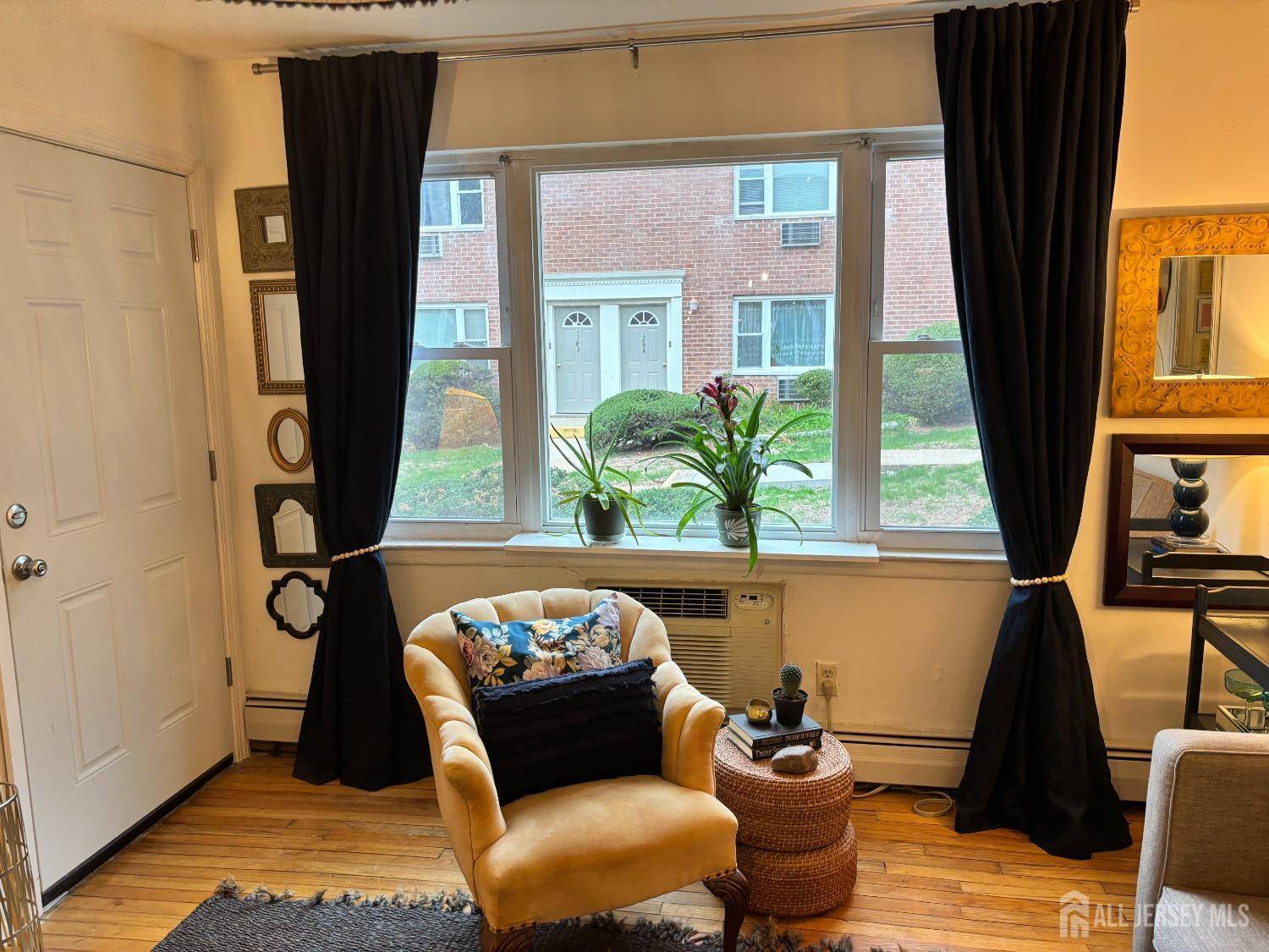 Edison, NJ 08817,37 York DR #5A