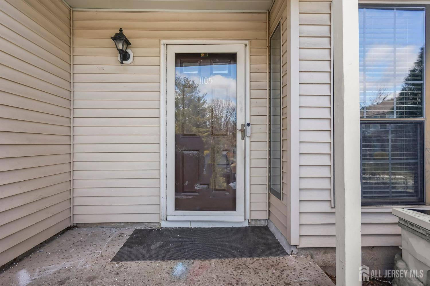 Edison, NJ 08820,1105 Maplecrest RD