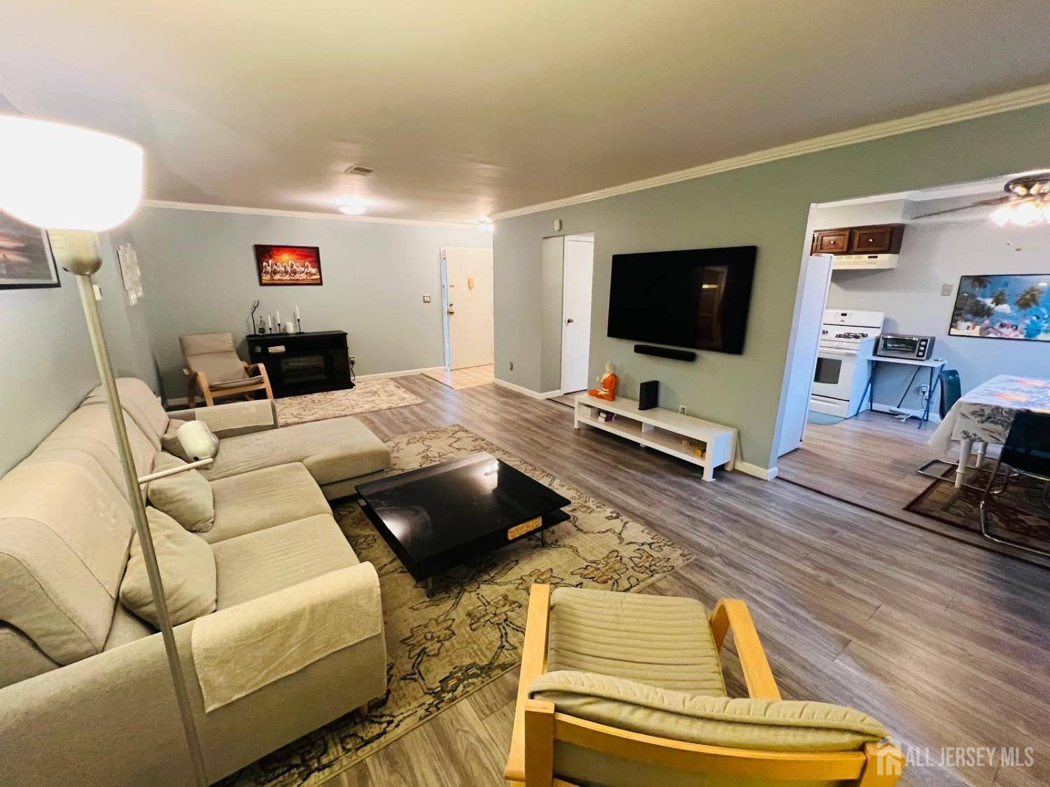 Woodbridge Proper, NJ 07095,206 Sharon Garden CT