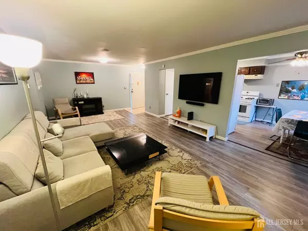 Woodbridge Proper, NJ 07095,206 Sharon Garden CT