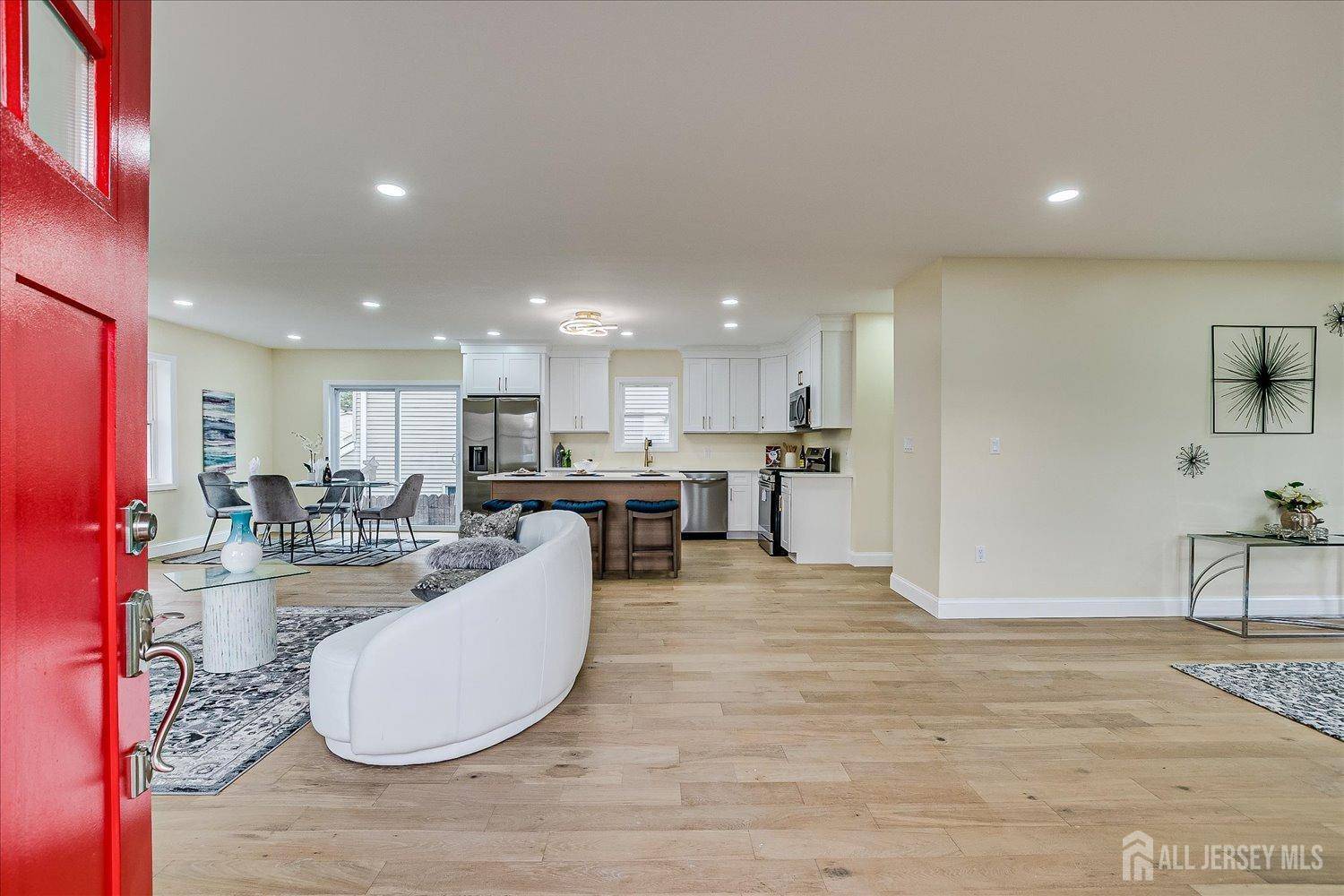 Colonia, NJ 07067,24 Savoy ST