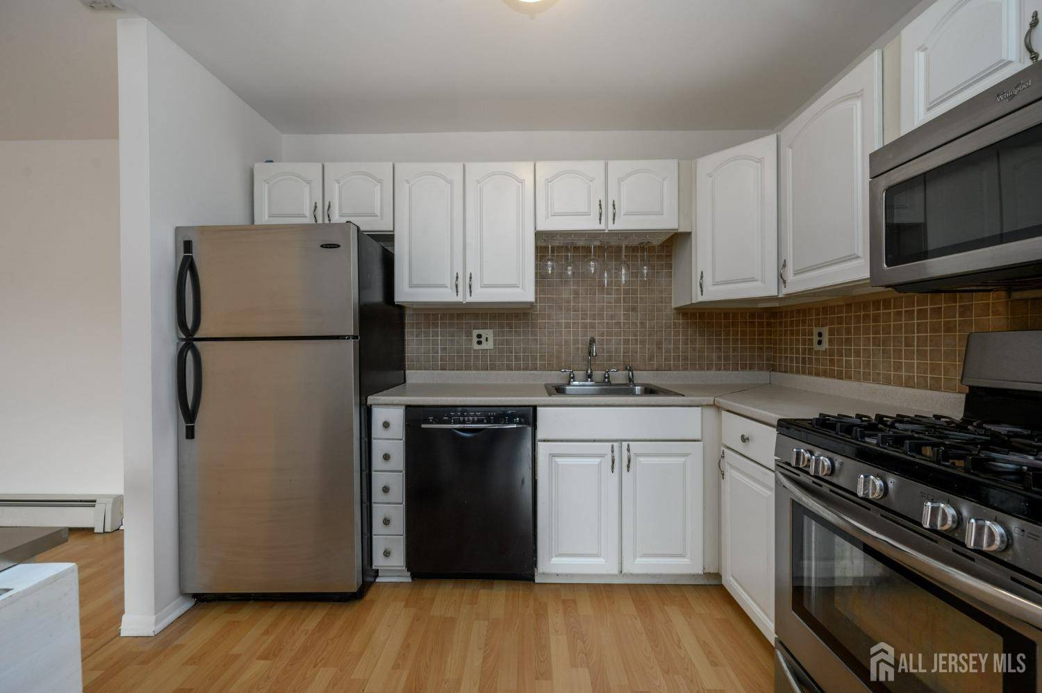 Woodbridge Proper, NJ 07095,628 Cricket LN