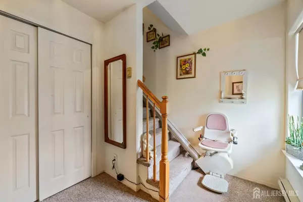 Monroe, NJ 08831,16 Andrew Johnson DR #C
