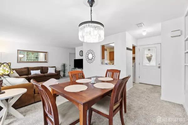 Old Bridge, NJ 08857,9 Lindsey CIR