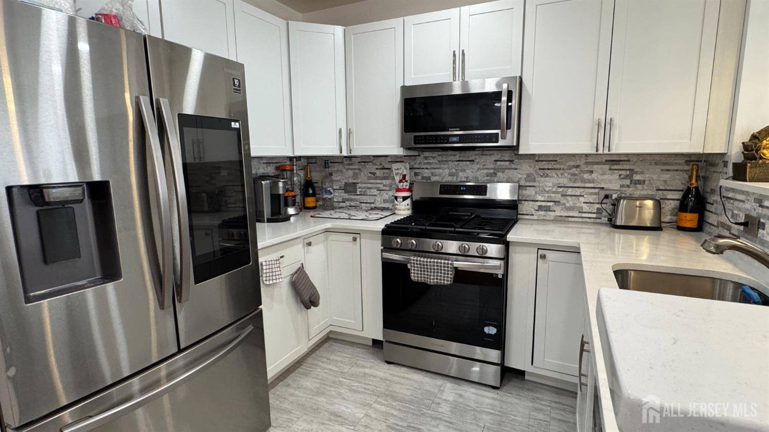 Perth Amboy, NJ 08861,368 Rector ST #512