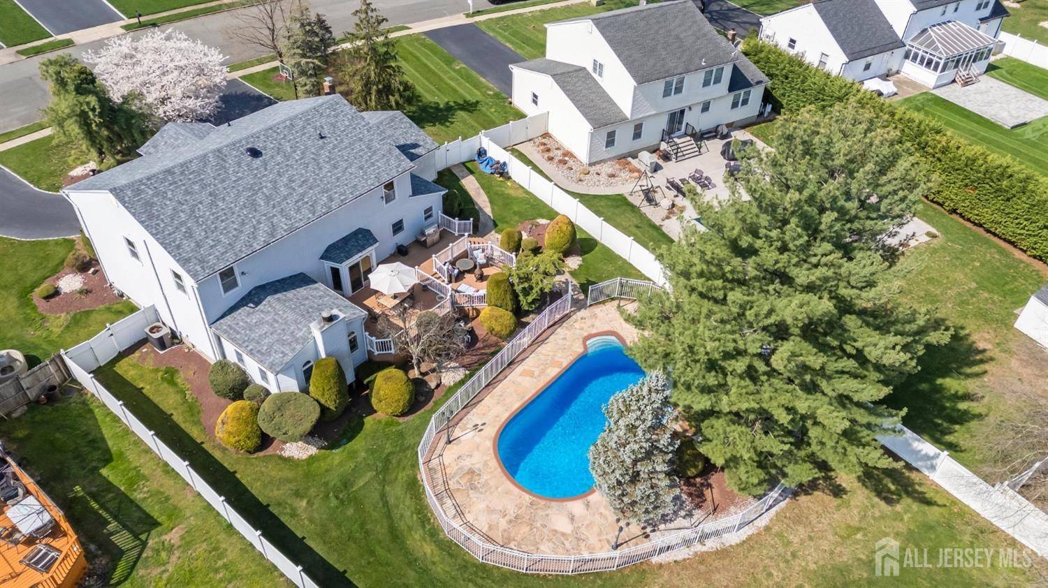 Manalapan, NJ 07726,56 Ivanhoe DR