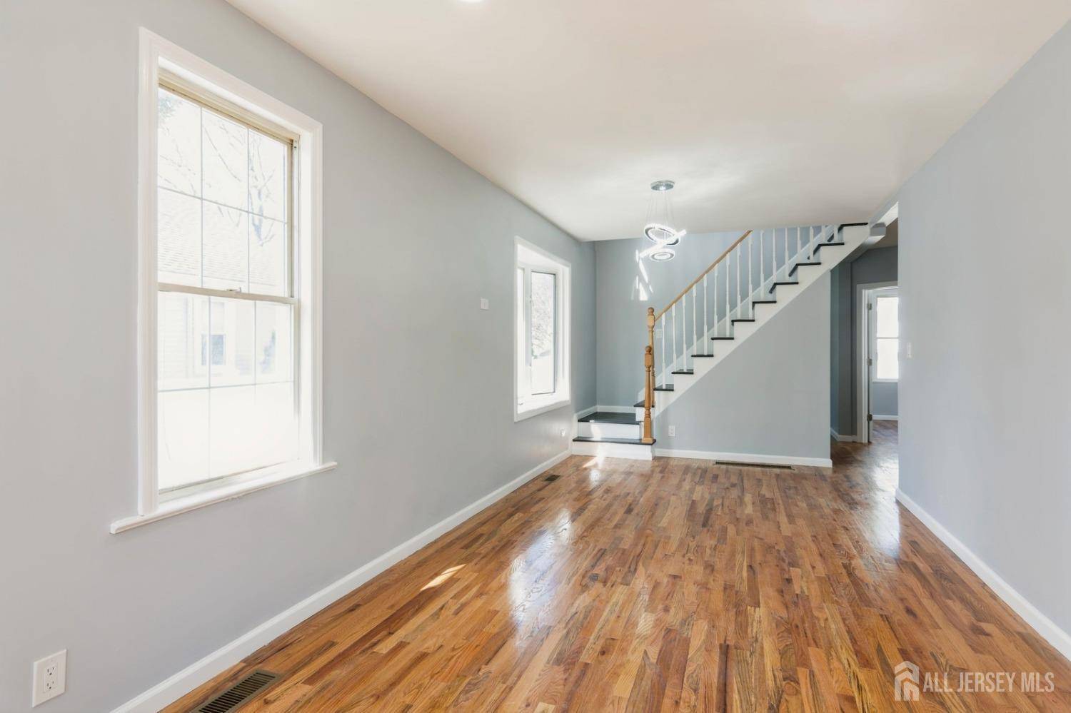 Edison, NJ 08817,26 Meeker AVE
