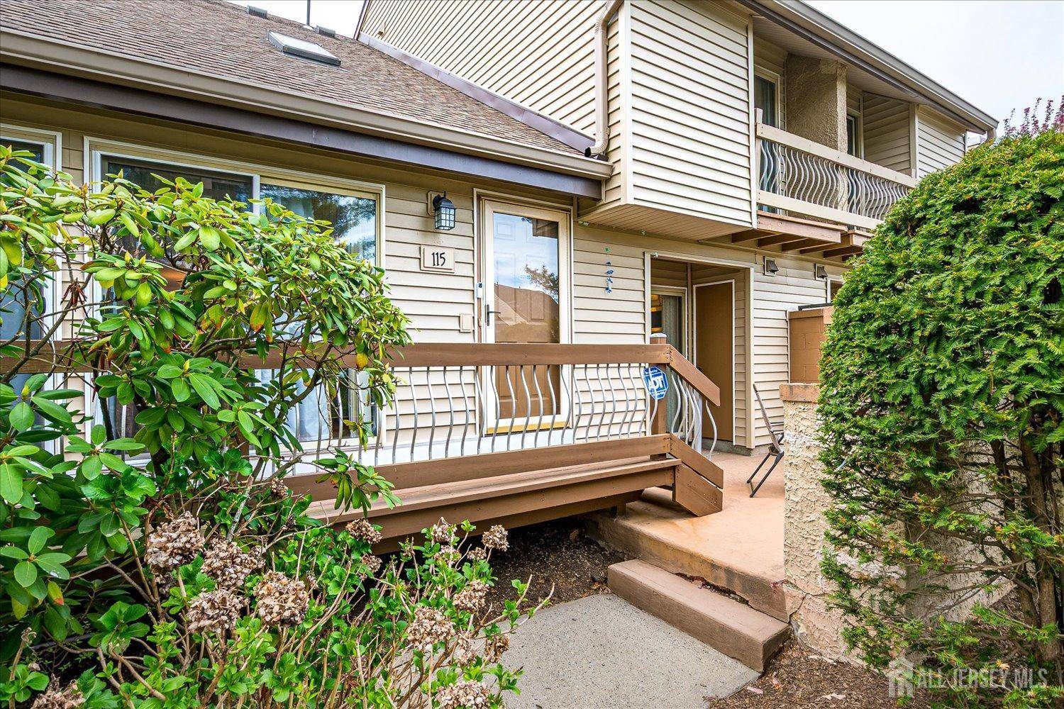 Edison, NJ 08820,115 Kelly DR