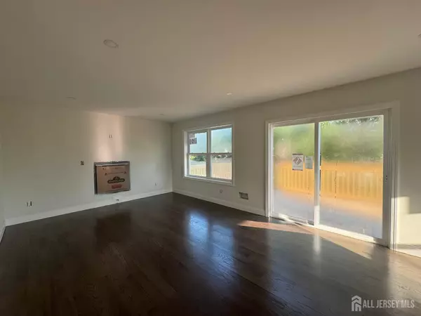 Sayreville, NJ 08872,19 John ST