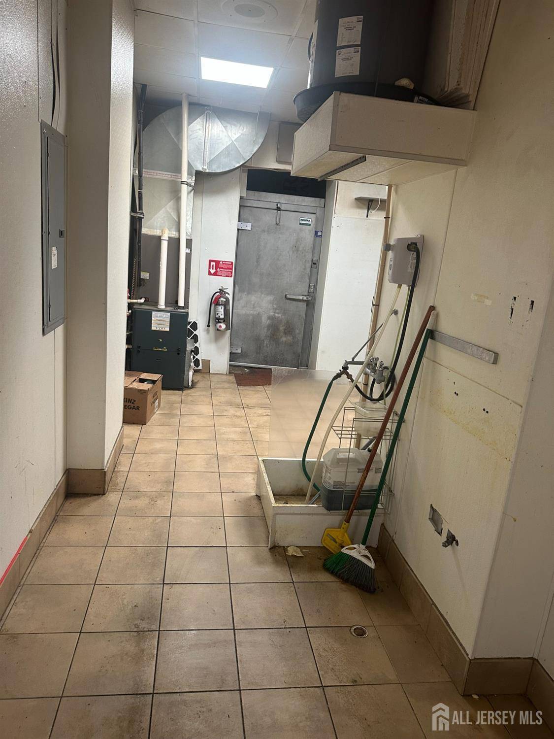 Edison, NJ 08837,613 amboy ave AVE