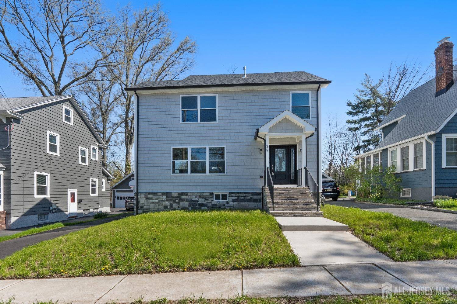 39 S Pierson RD, Maplewood, NJ 07040