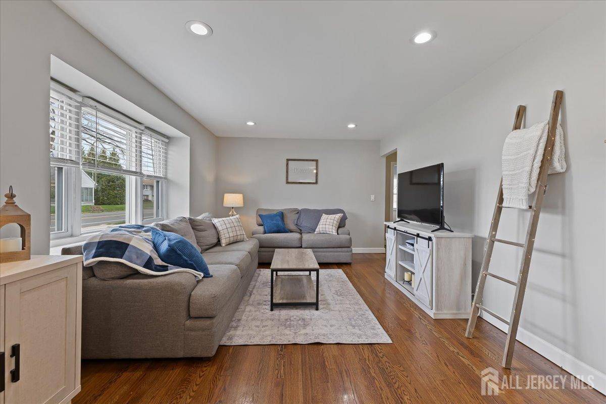 Middlesex, NJ 07080,1329 New Brunswick AVE