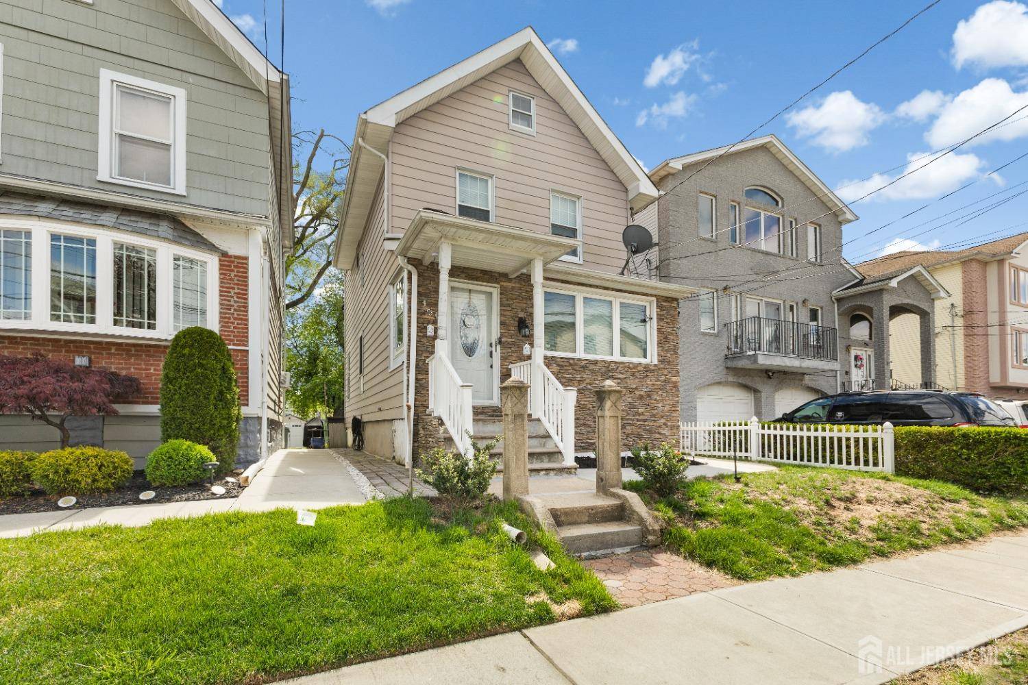 Kearny, NJ 07032,436 Forest ST
