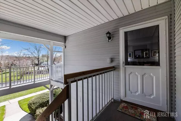 East Brunswick, NJ 08816,135 Hatfield LN