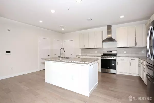 Piscataway, NJ 08854,725 Lorhan DR