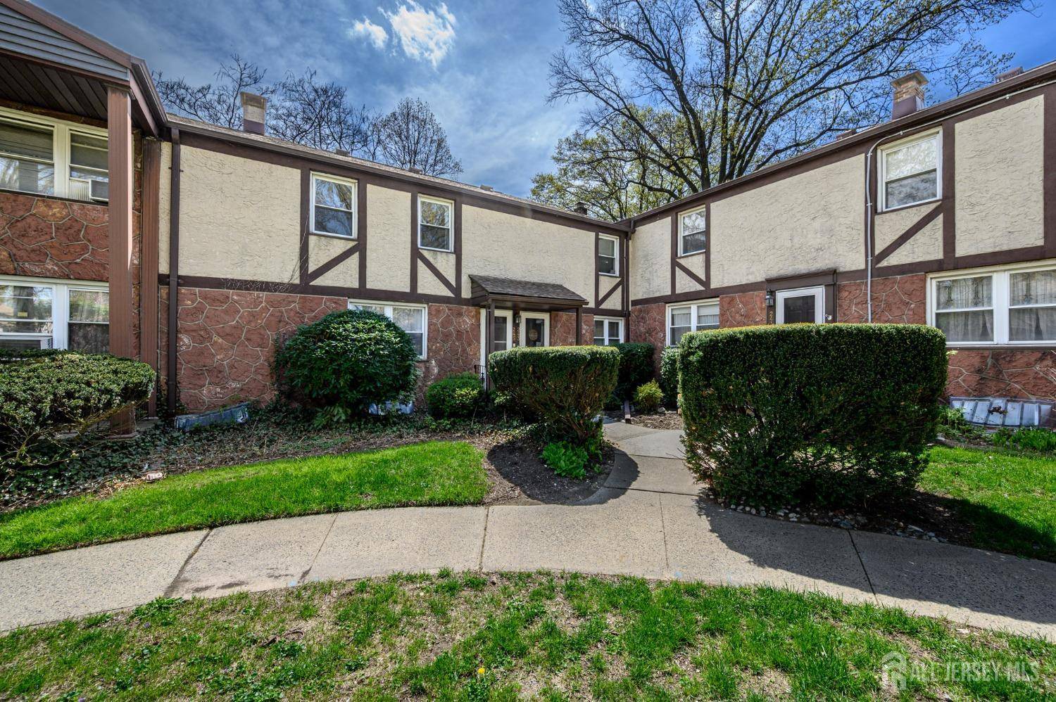 245 Newman ST, Metuchen, NJ 08840